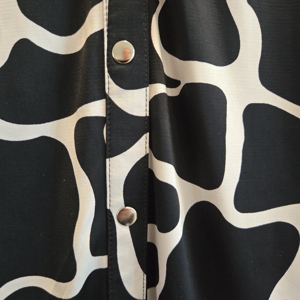 Newport News Giraffe Print Blouse Women's Small Black White Button Front Shirt - Picture 12 of 16